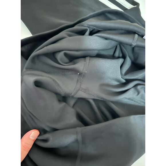 Women 2 Adidas XL Black Yoga pants and leggings, runs short & has signs of use - Picture 9 of 16